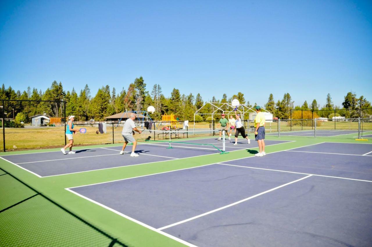 Bend-Sunriver Camping Resort 24 Ft. Yurt 12 Esterno foto